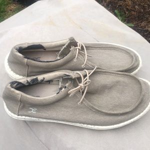 Men’s Dude shoes from Buckle sz 12